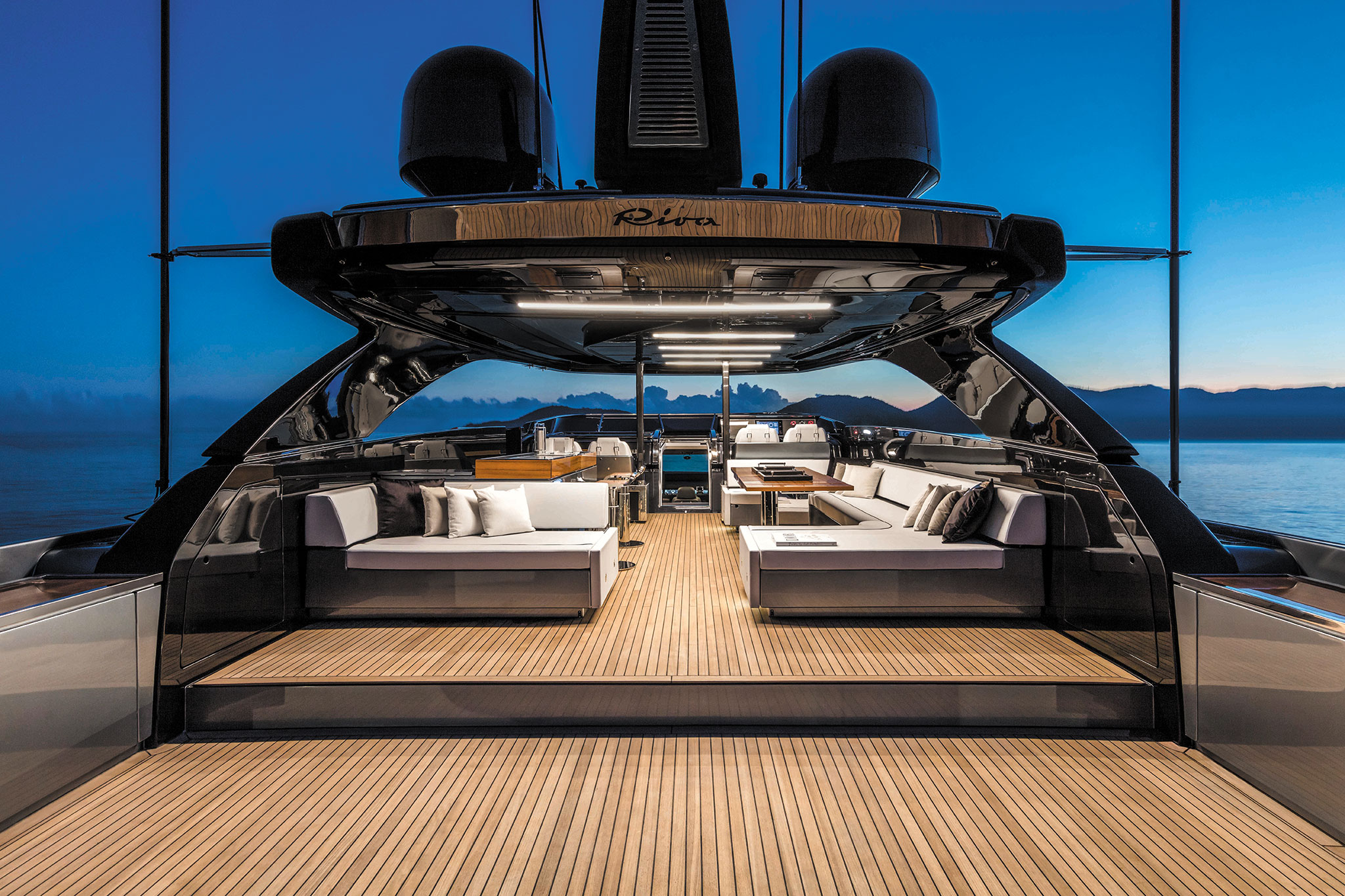 Riva-110-Dolcevita-Yachts-France-171-Interiors-1